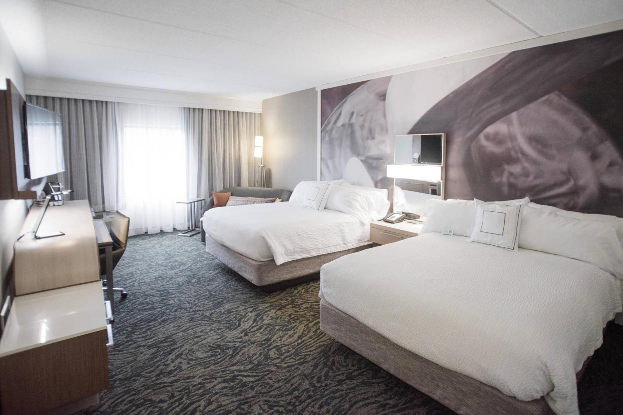 Отель Courtyard By Marriott Хикори Экстерьер фото